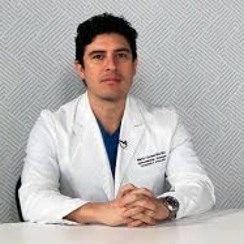 Dr. Martín Coronel Cordero