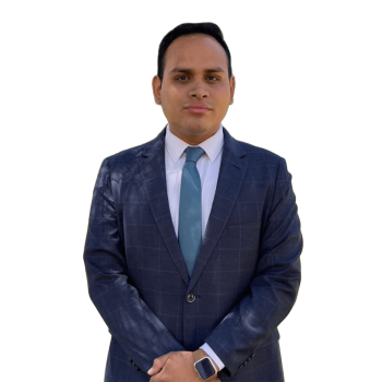 Dr. Richard Mera Flores