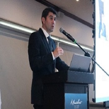 Dr. Rodrigo Mansilla Vivar