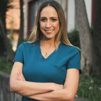 Dra. Valeria Costa Barney