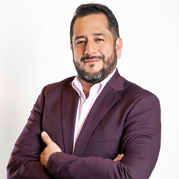 Dr. Daniel Alarcón