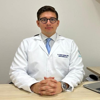 Dr. Gabriel Santana Mera