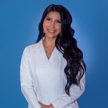 Dra. Karen Arcentales
