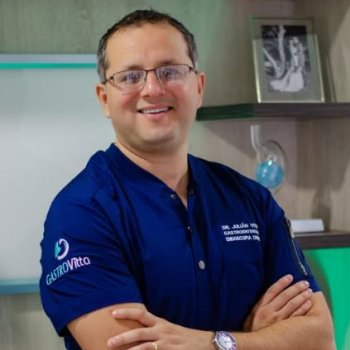 Dr. Julián Viteri Guillen